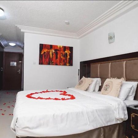 Nobila Airport Hotel 科托努 外观 照片