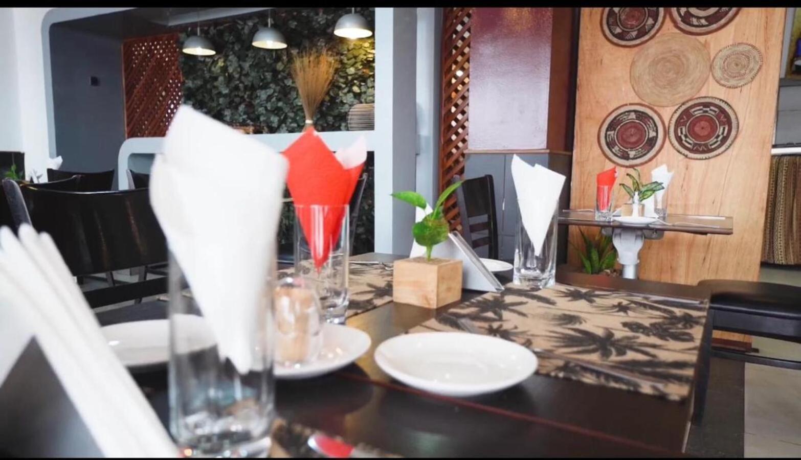 Nobila Airport Hotel 科托努 外观 照片