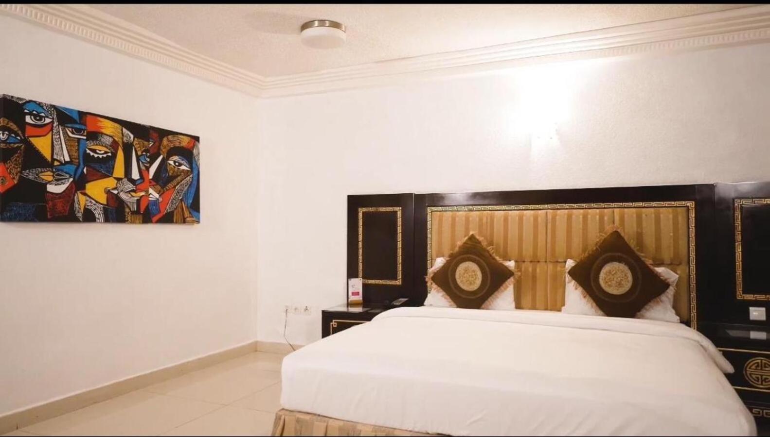 Nobila Airport Hotel 科托努 外观 照片