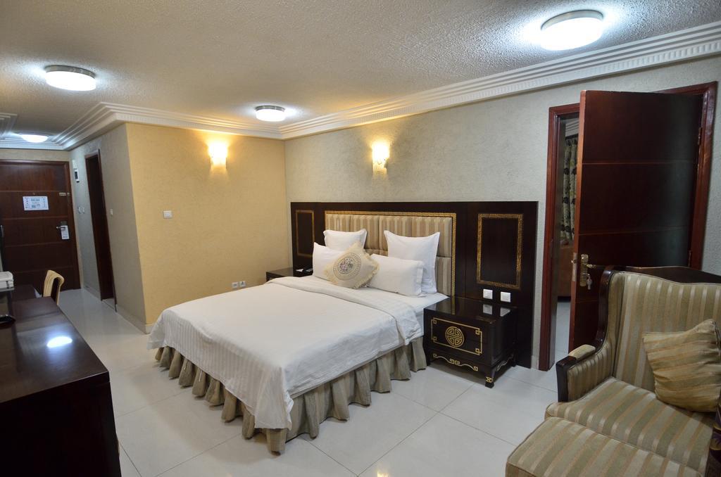 Nobila Airport Hotel 科托努 外观 照片
