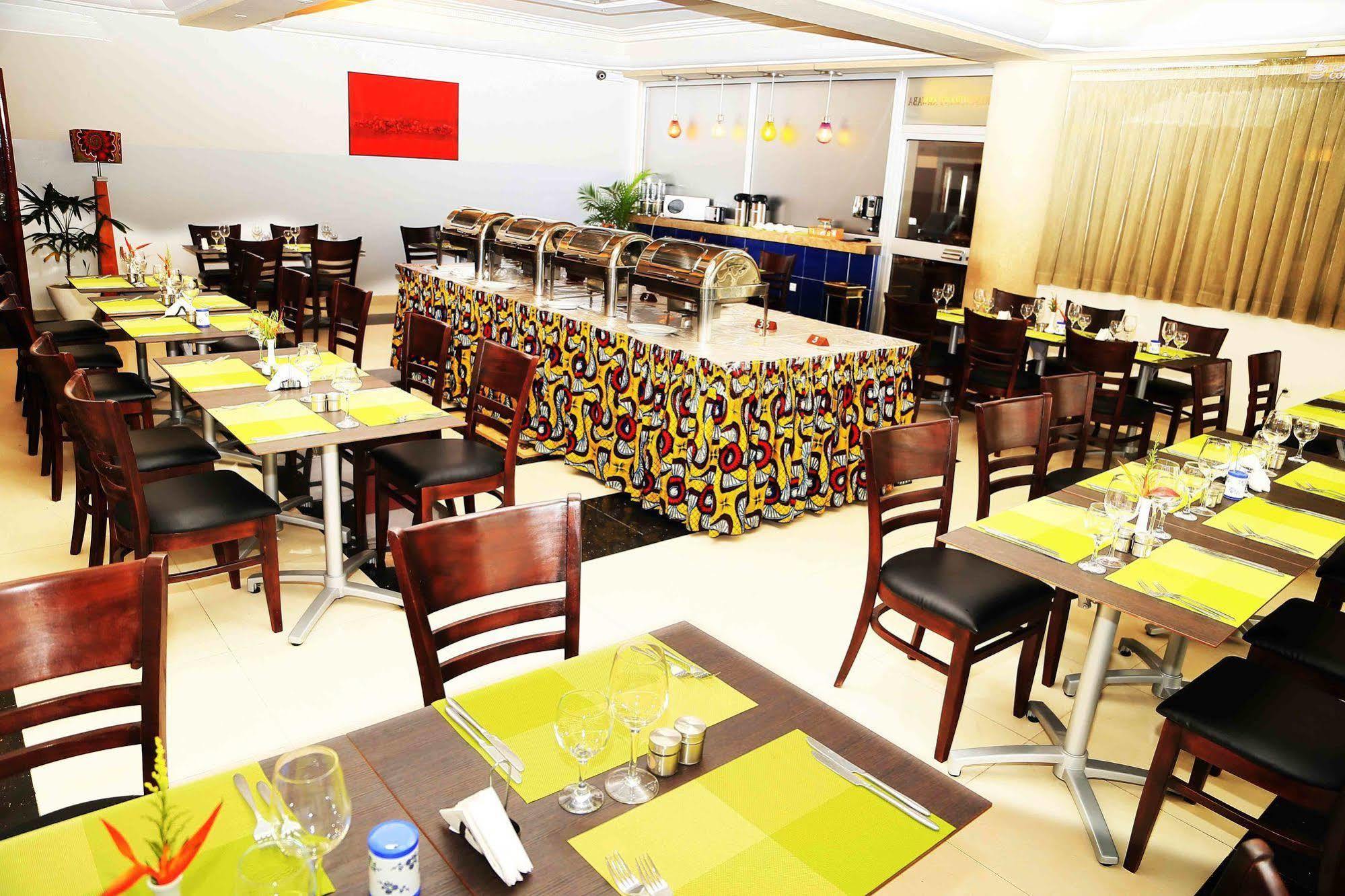 Nobila Airport Hotel 科托努 外观 照片
