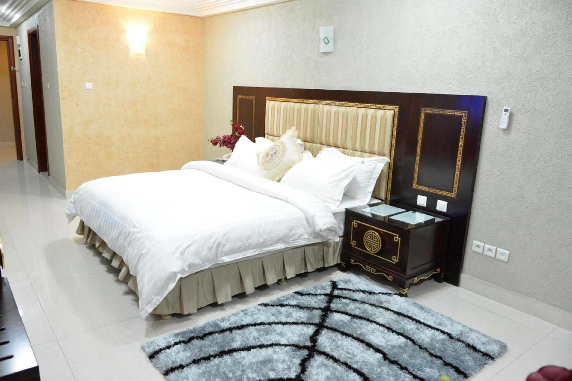 Nobila Airport Hotel 科托努 外观 照片